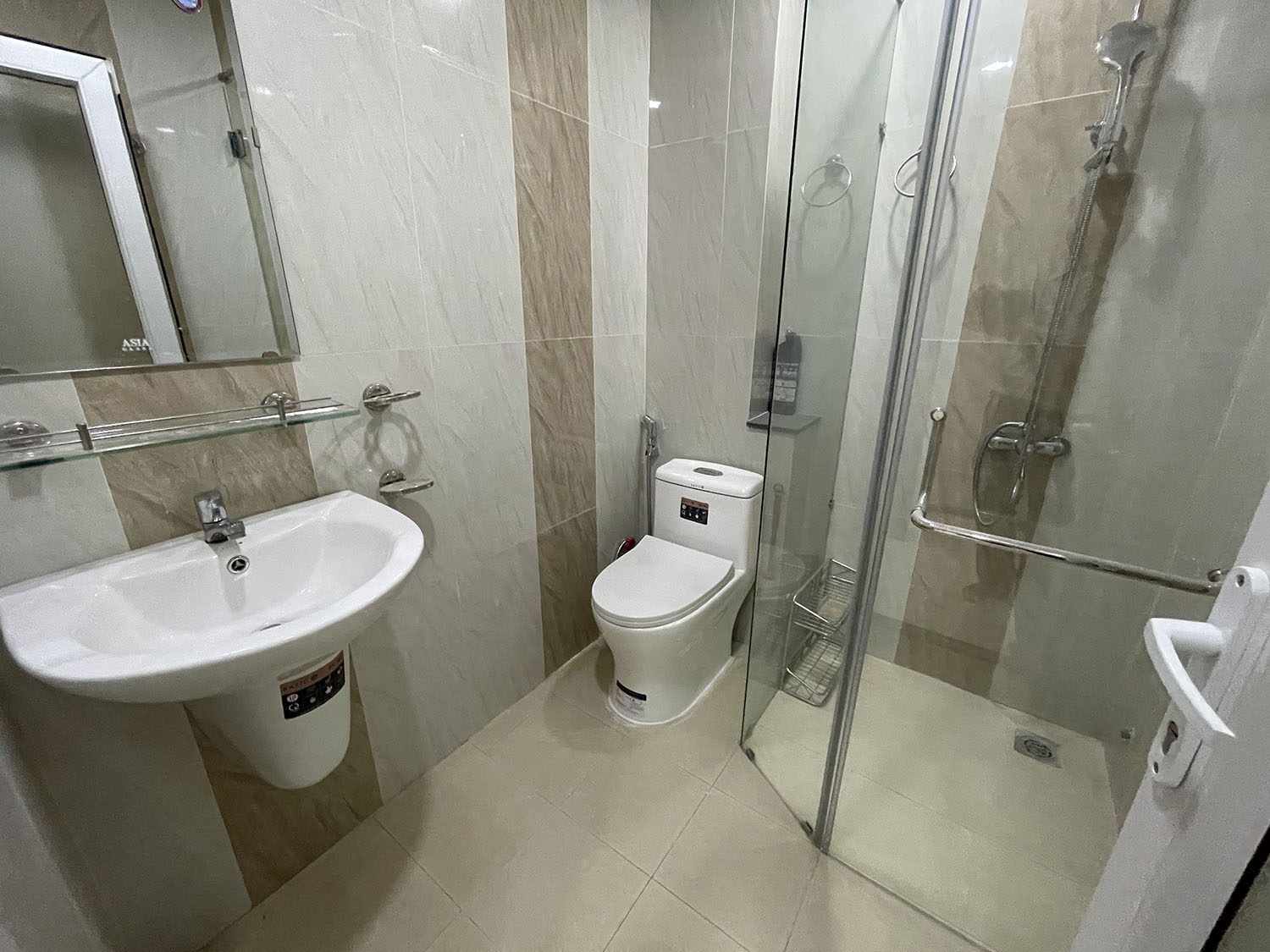 Bán nhà Hoàng Hoa Thám, Quận Bình Thạnh tuyệt phẩm 3 lầu (4,5m x 12m) đẹp lung linh hẻm ôtô khu VIP